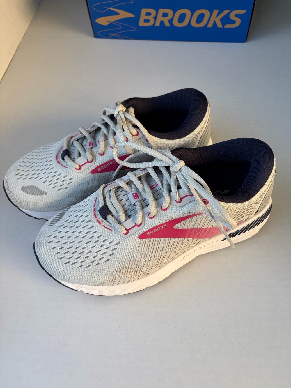 Brooks Addiction GTS 15 Women’s 7.5 Extra Wide 2E Grey Pink New In Box Running